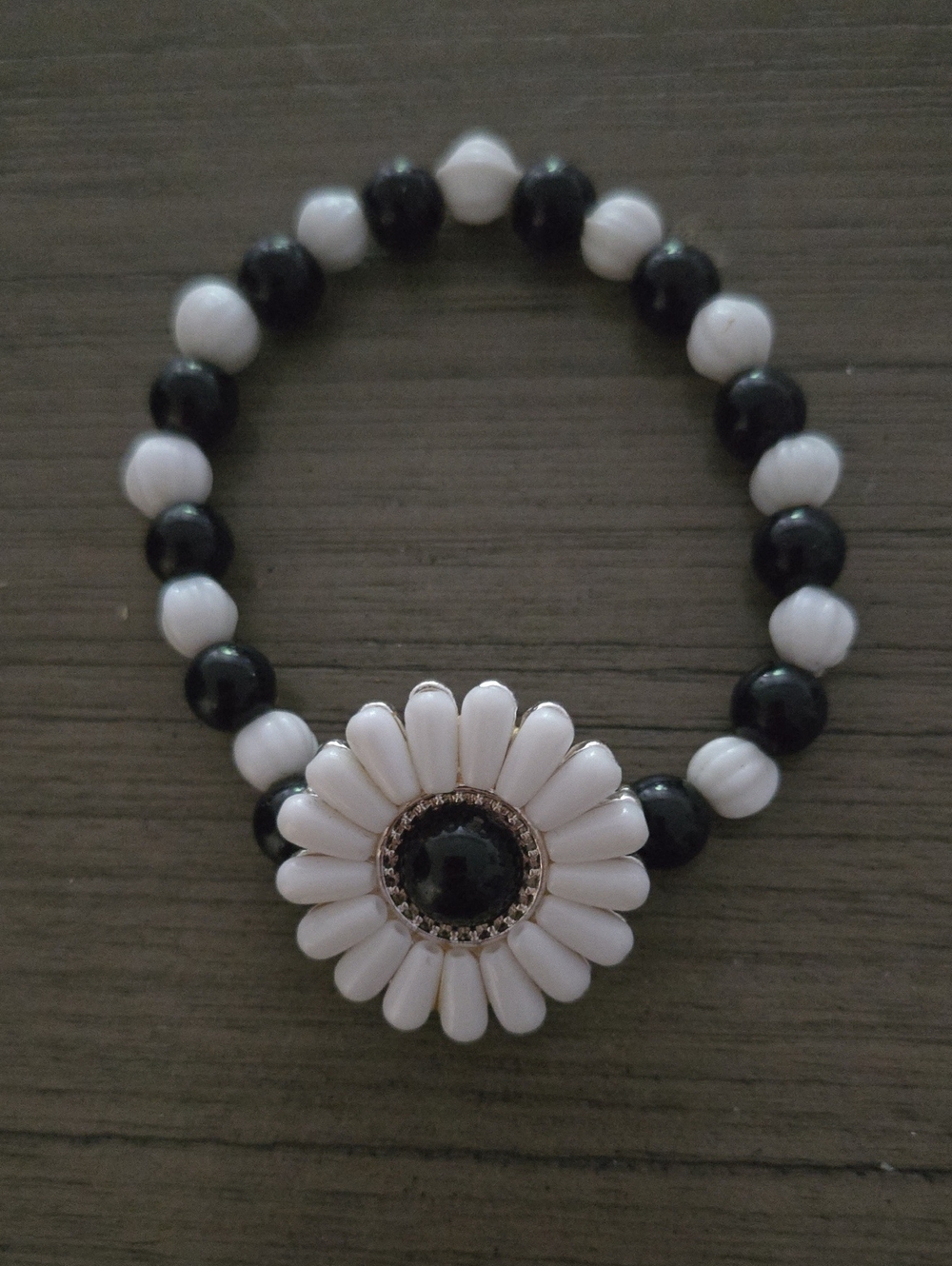 Floral Black & White Beaded Stretch Bracelet